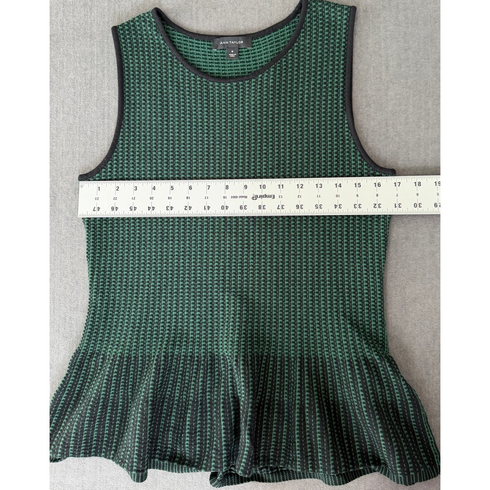 Ann Taylor Sleeveless Green Textured Peplum Top - Picture 5 of 7